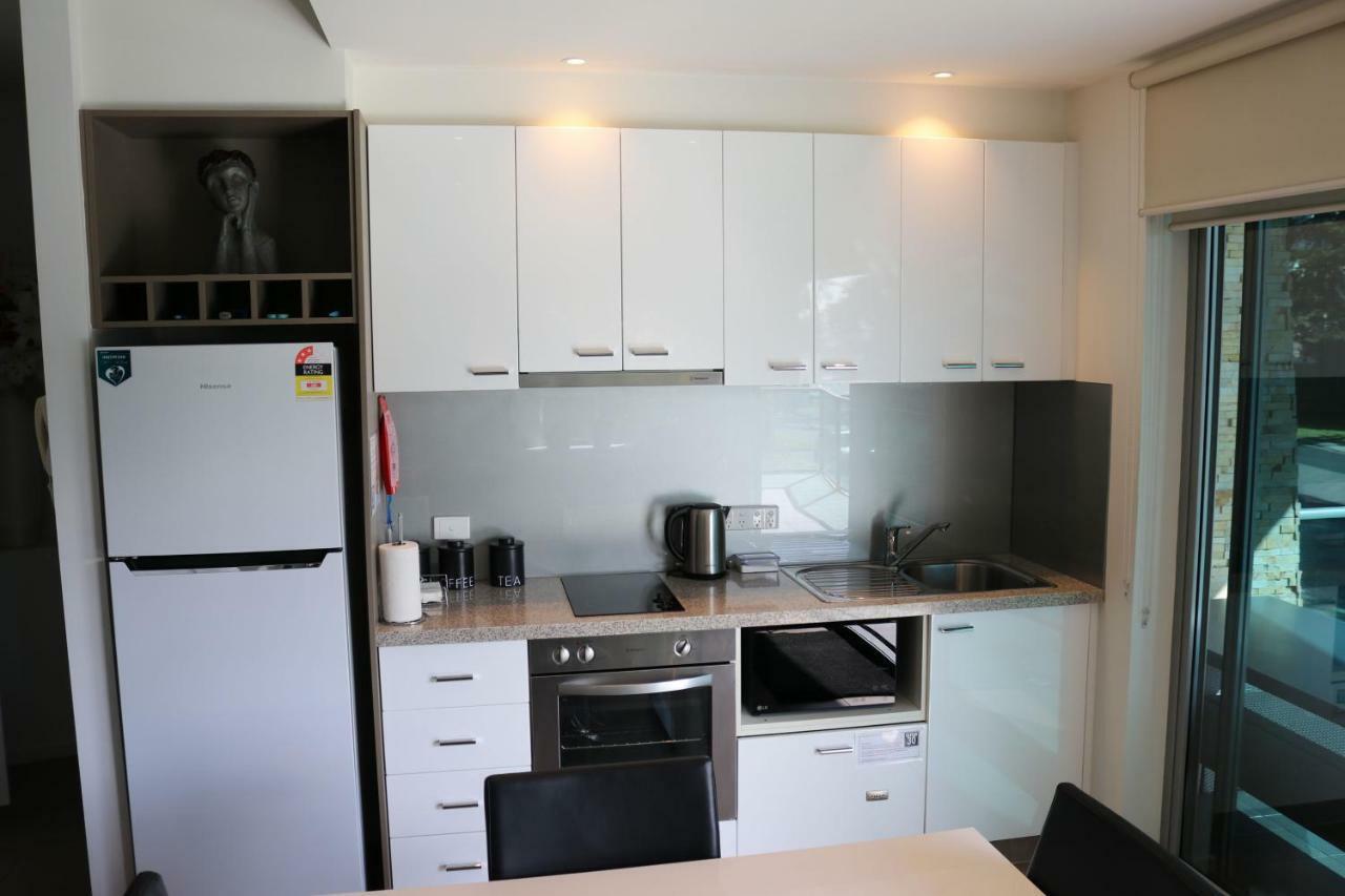 130 At The Waves Apartment Cowes Exterior photo