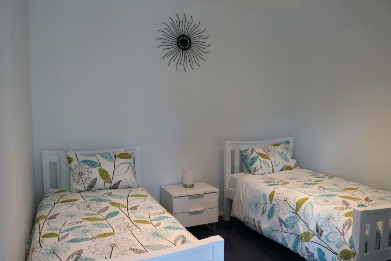130 At The Waves Apartment Cowes Exterior photo